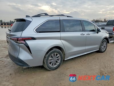 Trzecie zdjęcie samochodu z tyłu: 2025 TOYOTA SIENNA XLE VIN:5TDYRKEC6SS228155 - miniatura