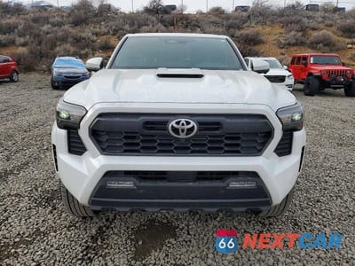 Piąte zdjęcie samochodu w środku: 2024 TOYOTA TACOMA TRD SPORT VIN:3TYLB5JN6RT047482 - miniatura