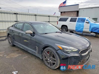 Czwarte zdjęcie samochodu z boku: 2022 KIA STINGER GT1 VIN:KNAE45LC6N6099292 - miniatura