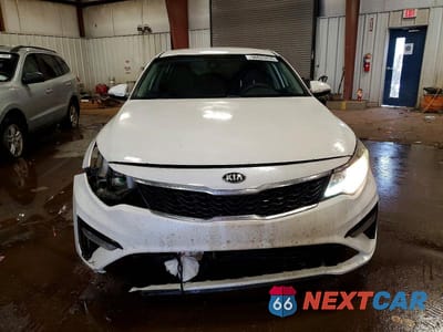 Piąte zdjęcie samochodu w środku: 2019 KIA OPTIMA LX VIN:5XXGT4L3XKG341118 - miniatura