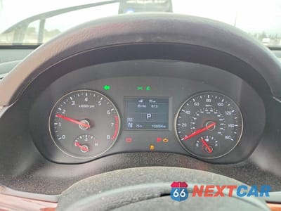 Zdjęcie 9 z 12 samochodu: 2017 KIA CADENZA PREMIUM VIN:KNALB4J12H5052120 - miniatura