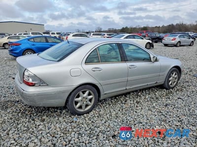 Trzecie zdjęcie samochodu z tyłu: 2002 MERCEDES-BENZ C 240 VIN:WDBRF61J72F266579 - miniatura