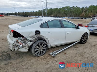 Trzecie zdjęcie samochodu z tyłu: 2016 VOLVO S60 PREMIER VIN:LYV402FK1GB108209 - miniatura