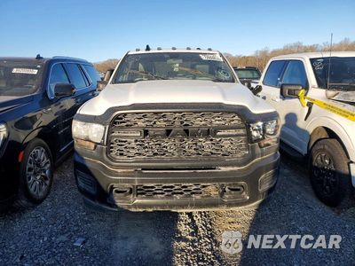 Piąte zdjęcie samochodu w środku: 2024 RAM 3500 TRADESMAN 4X4 8' BOX VIN:3C63R3GJ4RG242521 - miniatura