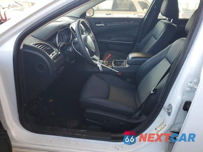 Zdjęcie 7 z 11 samochodu: 2022 CHRYSLER 300 TOURING VIN:2C3CCAAG4NH236745 - miniatura