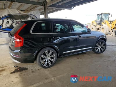 Trzecie zdjęcie samochodu z tyłu: 2022 VOLVO XC90 T8 RECHARGE INSCRIPTION VIN:YV4BR0CL0N1813485 - miniatura