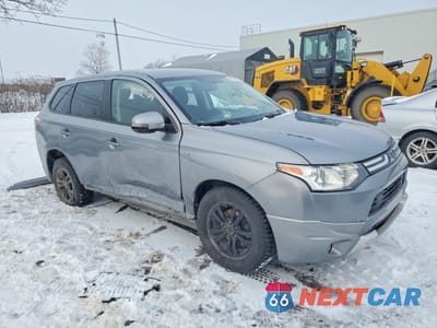 Czwarte zdjęcie samochodu z boku: 2014 MITSUBISHI OUTLANDER SE VIN:JA4JZ3AX8EZ605162 - miniatura