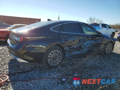 Trzecie zdjęcie samochodu z tyłu: 2024 HYUNDAI SONATA HYBRID LIMITED VIN:KMHL54JJ5RA093372 - miniatura