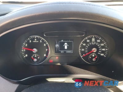 Zdjęcie 9 z 13 samochodu: 2016 KIA SORENTO VIN:5XYPHDA54GG081775 - miniatura