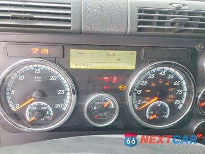 Zdjęcie 8 z 10 samochodu: 2016 FREIGHTLINER CASCADIA 125 SEMI TRUCK VIN:3AKJGLD54GSGS2004 - miniatura