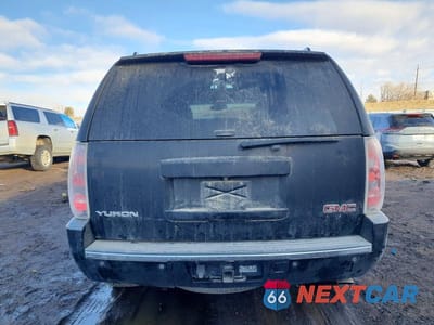 Zdjęcie 6 z 12 samochodu: 2013 GMC YUKON DENALI VIN:1GKS2EEF3DR246852 - miniatura