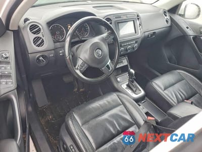 Zdjęcie 8 z 11 samochodu: 2013 VOLKSWAGEN TIGUAN S VIN:WVGAV3AX4DW569600 - miniatura
