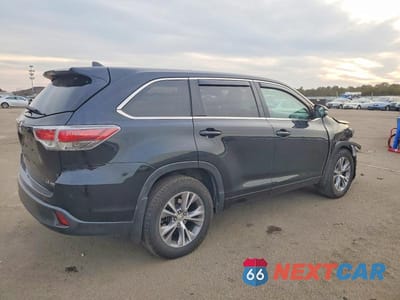 Trzecie zdjęcie samochodu z tyłu: 2015 TOYOTA HIGHLANDER LE VIN:5TDBKRFH3FS146189 - miniatura