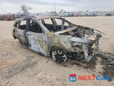 Czwarte zdjęcie samochodu z boku: 2017 JEEP CHEROKEE LATITUDE VIN:1C4PJLCB9HD240632 - miniatura