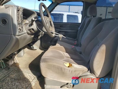 Zdjęcie 7 z 11 samochodu: 2004 GMC NEW SIERRA VIN:1GTEC14T24Z207403 - miniatura