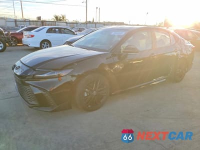 2025 TOYOTA CAMRY XSE 4T1DAACK6SU605116 - główne zdjęcie licytacji z USA - miniatura