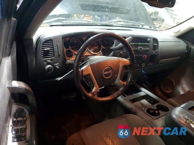 Zdjęcie 8 z 11 samochodu: 2008 GMC SIERRA K1500 VIN:2GTEK19JX81106795 - miniatura