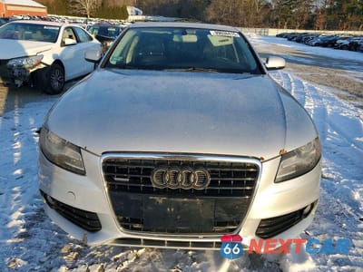 Piąte zdjęcie samochodu w środku: 2012 AUDI A4 VIN:WAUBFAFL9CN002090 - miniatura