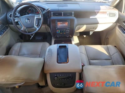 Zdjęcie 8 z 14 samochodu: 2012 GMC YUKON DENALI VIN:1GKS2EEFXCR257636 - miniatura