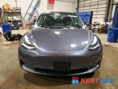 Piąte zdjęcie samochodu w środku: 2018 TESLA MODEL 3 VIN:5YJ3E1EB4JF110261 - miniatura