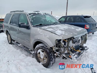 Czwarte zdjęcie samochodu z boku: 2008 FORD EXPEDITION XLT VIN:1FMFU16538LA16786 - miniatura