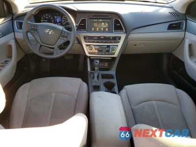 Zdjęcie 8 z 11 samochodu: 2016 HYUNDAI SONATA SE VIN:5NPE24AF9GH300322 - miniatura