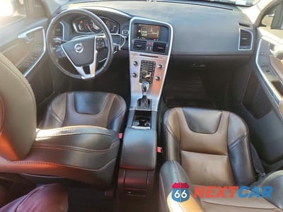 Zdjęcie 8 z 12 samochodu: 2017 VOLVO XC60 T5 DYNAMIC VIN:YV440MRR0H2070055 - miniatura