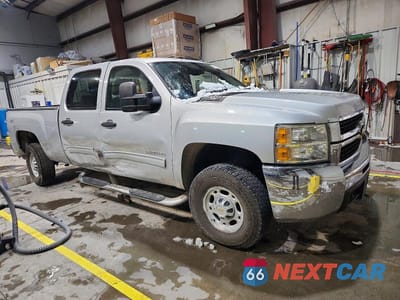 Czwarte zdjęcie samochodu z boku: 2010 CHEVROLET SILVERADO K2500 HEAVY DUTY LT VIN:1GC4KXBG3AF137480 - miniatura