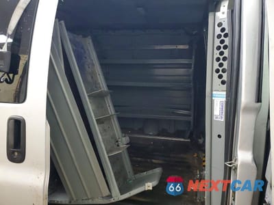 Zdjęcie 10 z 12 samochodu: 2018 GMC SAVANA G2500 UTILITY / SERVICE VAN VIN:1GTW7AFP0J1185470 - miniatura