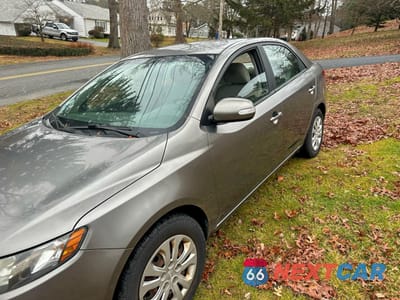 Drugie zdjęcie samochodu z przodu: 2010 KIA FORTE EX VIN:KNAFU4A28A5837795 - miniatura