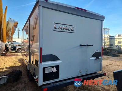Trzecie zdjęcie samochodu z tyłu: 2020 LANCE CAMPER VIN:56YTT182XLL328349 - miniatura