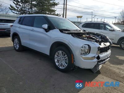 Czwarte zdjęcie samochodu z boku: 2024 MITSUBISHI OUTLANDER ES VIN:JA4J3UA82RZ074529 - miniatura