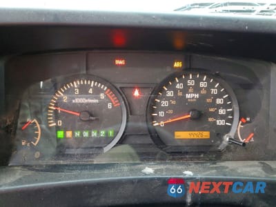 Zdjęcie 9 z 13 samochodu: 2024 ISUZU NPR HD CREW CAB FLATBED TRUCK VIN:54DC4J1D9RS212689 - miniatura