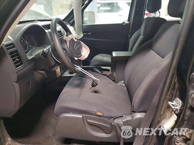 Zdjęcie 7 z 13 samochodu: 2011 JEEP LIBERTY SPORT VIN:1J4PN2GK5BW562537 - miniatura