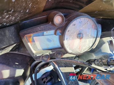 Zdjęcie 7 z 10 samochodu: 2003 YAMAHA YZFR6 L VIN:JYARJ06E03A006219 - miniatura