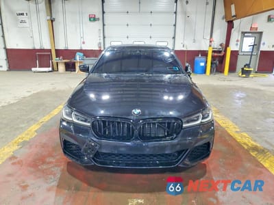 Piąte zdjęcie samochodu w środku: 2021 BMW M550XI VIN:WBA13BK07MCG37704 - miniatura