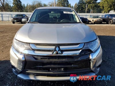 Piąte zdjęcie samochodu w środku: 2018 MITSUBISHI OUTLANDER ES VIN:JA4AD2A35JJ004211 - miniatura