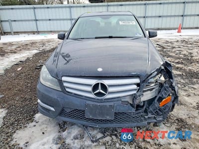 Piąte zdjęcie samochodu w środku: 2013 MERCEDES-BENZ C 300 4MATIC VIN:WDDGF8AB6DA839538 - miniatura