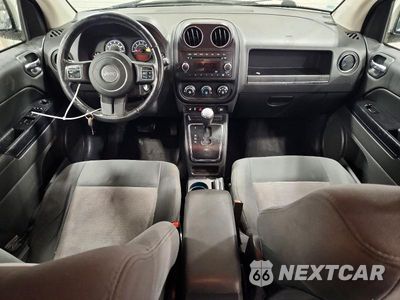 Zdjęcie 8 z 12 samochodu: 2011 JEEP COMPASS VIN:1J4NF4FB3BD249497 - miniatura
