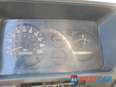 Zdjęcie 8 z 10 samochodu: 2007 ISUZU NPR REFUSE TRUCK VIN:4KLC4B1U17J805265 - miniatura