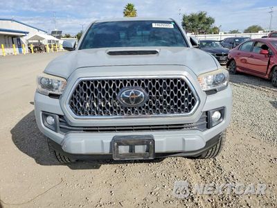Piąte zdjęcie samochodu w środku: 2019 TOYOTA TACOMA TRD SPORT VIN:3TMAZ5CN2KM082263 - miniatura