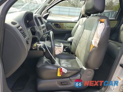 Zdjęcie 7 z 12 samochodu: 2004 FORD ESCAPE XLT VIN:1FMCU03144KA69656 - miniatura