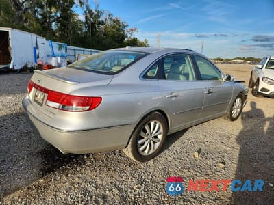 Trzecie zdjęcie samochodu z tyłu: 2008 HYUNDAI AZERA SE VIN:KMHFC46FX8A293296 - miniatura