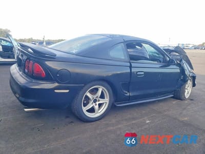 Trzecie zdjęcie samochodu z tyłu: 1998 FORD MUSTANG COBRA VIN:1FAFP47V4WF163938 - miniatura