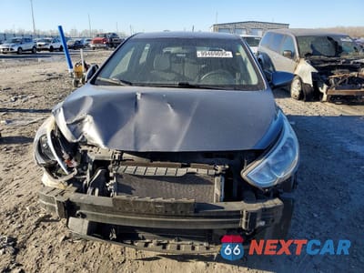 Piąte zdjęcie samochodu w środku: 2016 HYUNDAI ACCENT SE VIN:KMHCT5AEXGU237962 - miniatura
