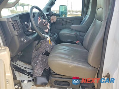 Zdjęcie 7 z 14 samochodu: 2022 GMC SAVANA CUT - Box Truck VIN:7GZ37TC75NN010524 - miniatura