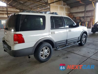 Trzecie zdjęcie samochodu z tyłu: 2005 FORD EXPEDITION XLT VIN:1FMFU15595LA05398 - miniatura