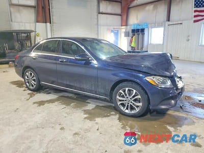 Czwarte zdjęcie samochodu z boku: 2018 MERCEDES-BENZ C 300 4MATIC VIN:55SWF4KB1JU257166 - miniatura