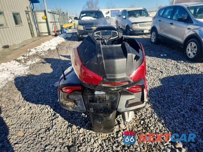 Czwarte zdjęcie samochodu z boku: 2023 CAN-AM SPYDER ROADSTER RT VIN:2BXNBDD2XPV005202 - miniatura