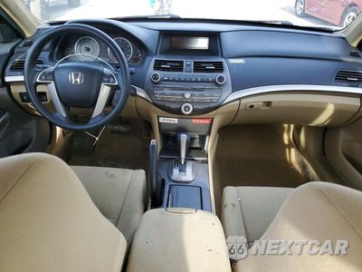 Zdjęcie 8 z 12 samochodu: 2011 HONDA ACCORD LX VIN:1HGCP2F33BA093200 - miniatura